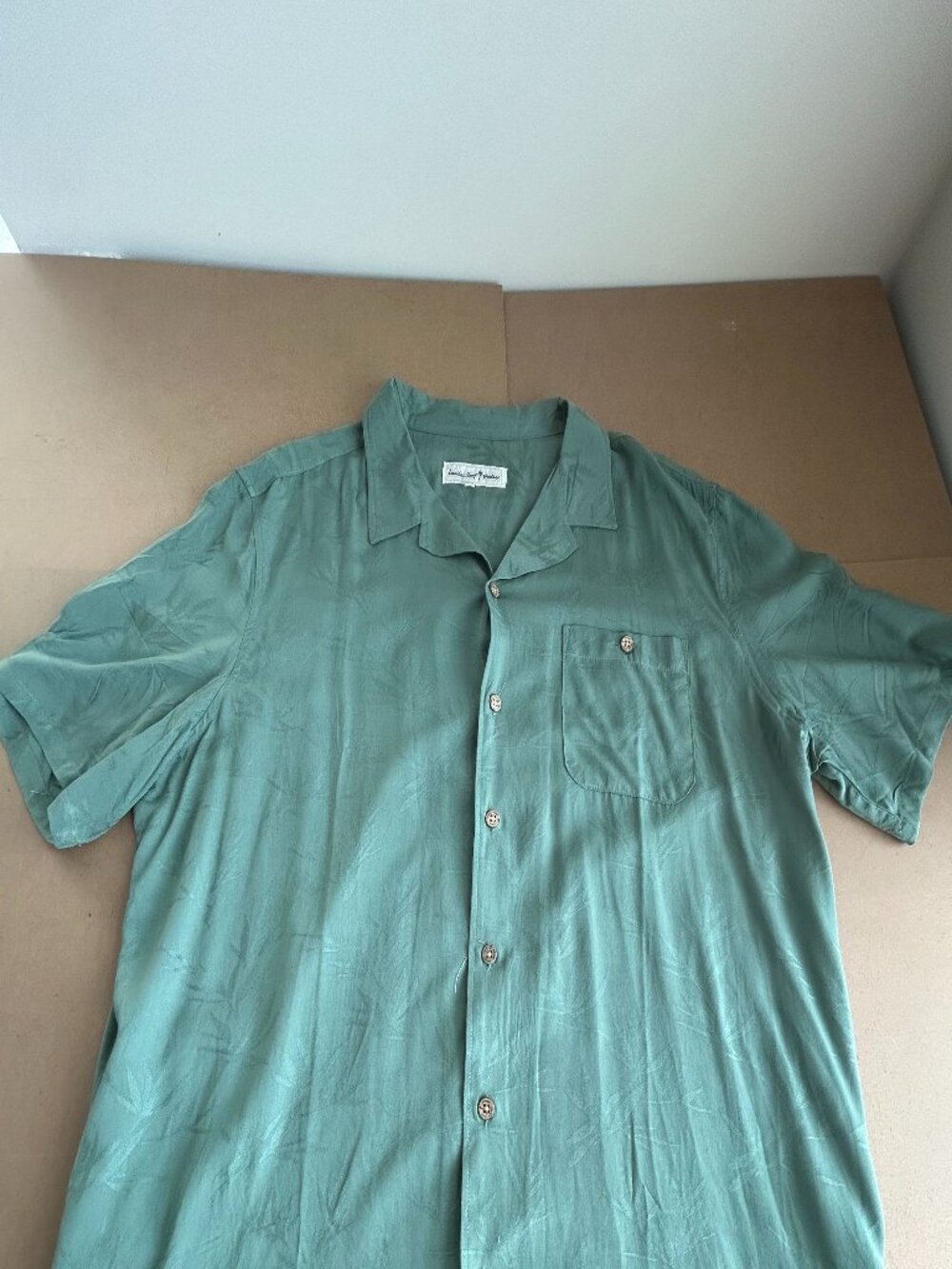 1 mens XXL summer button down shirt brand new never worn